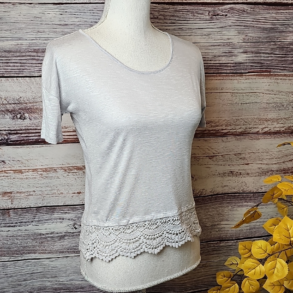 NWT FRESHMAN FOREVER GRAY THIN CROCHET LACE TRIM PULLOVER TOP